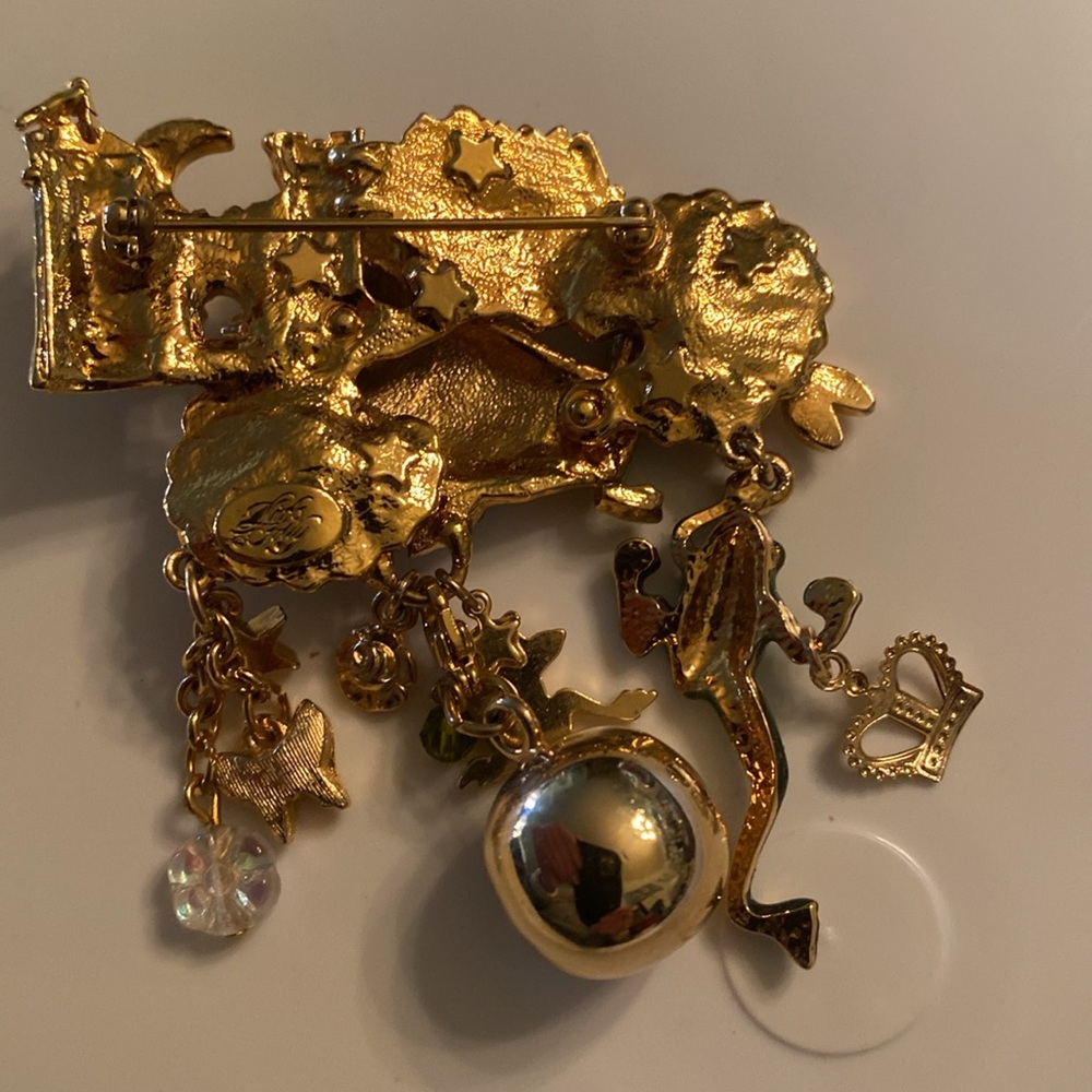Kirks Folly Prince Frog Whimsical Brooch with Dangles Gold Tone Enamel Signed - Picture 3 of 3